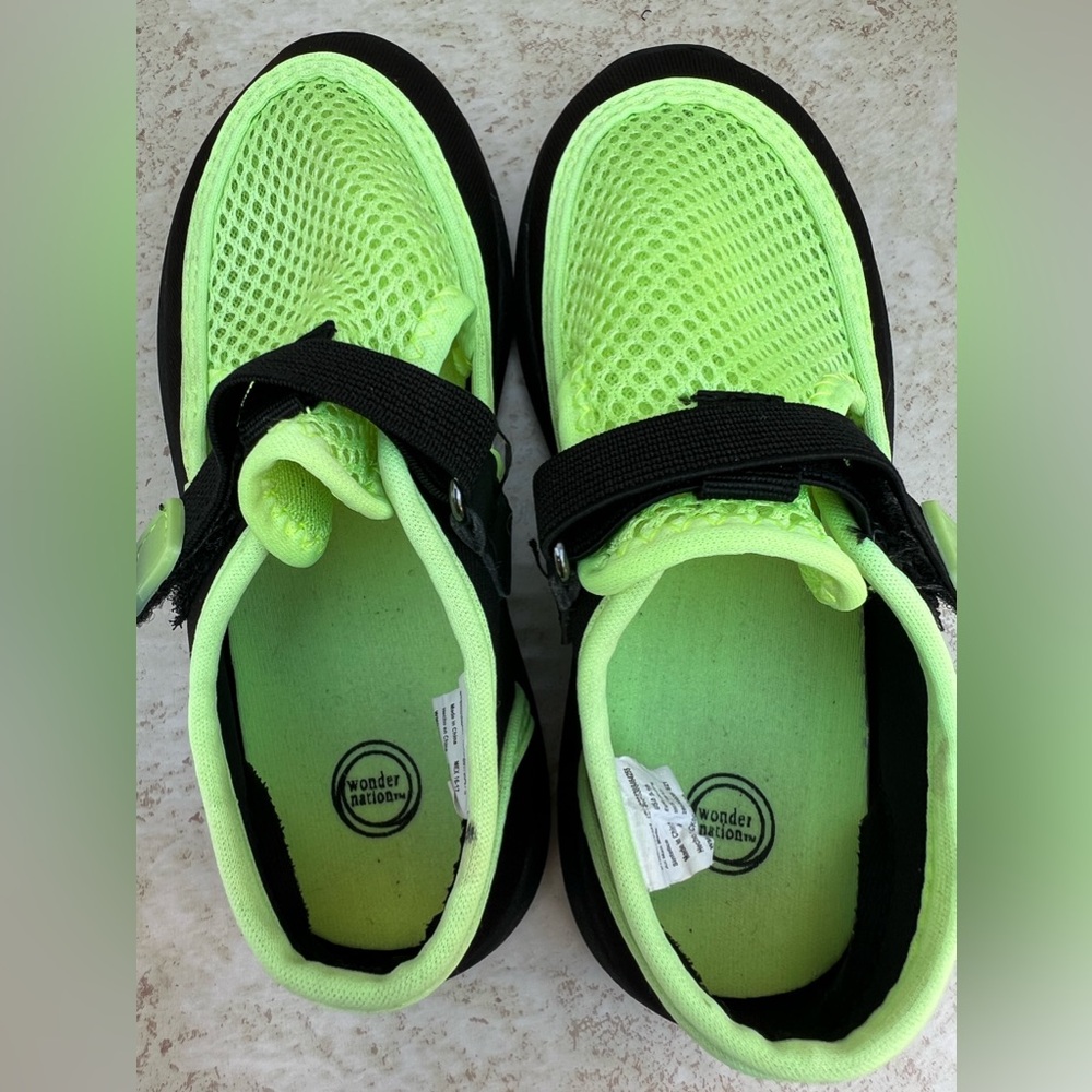 Neon green and black toddlers size 9/10 swim water shoes. - Picture 5 of 6